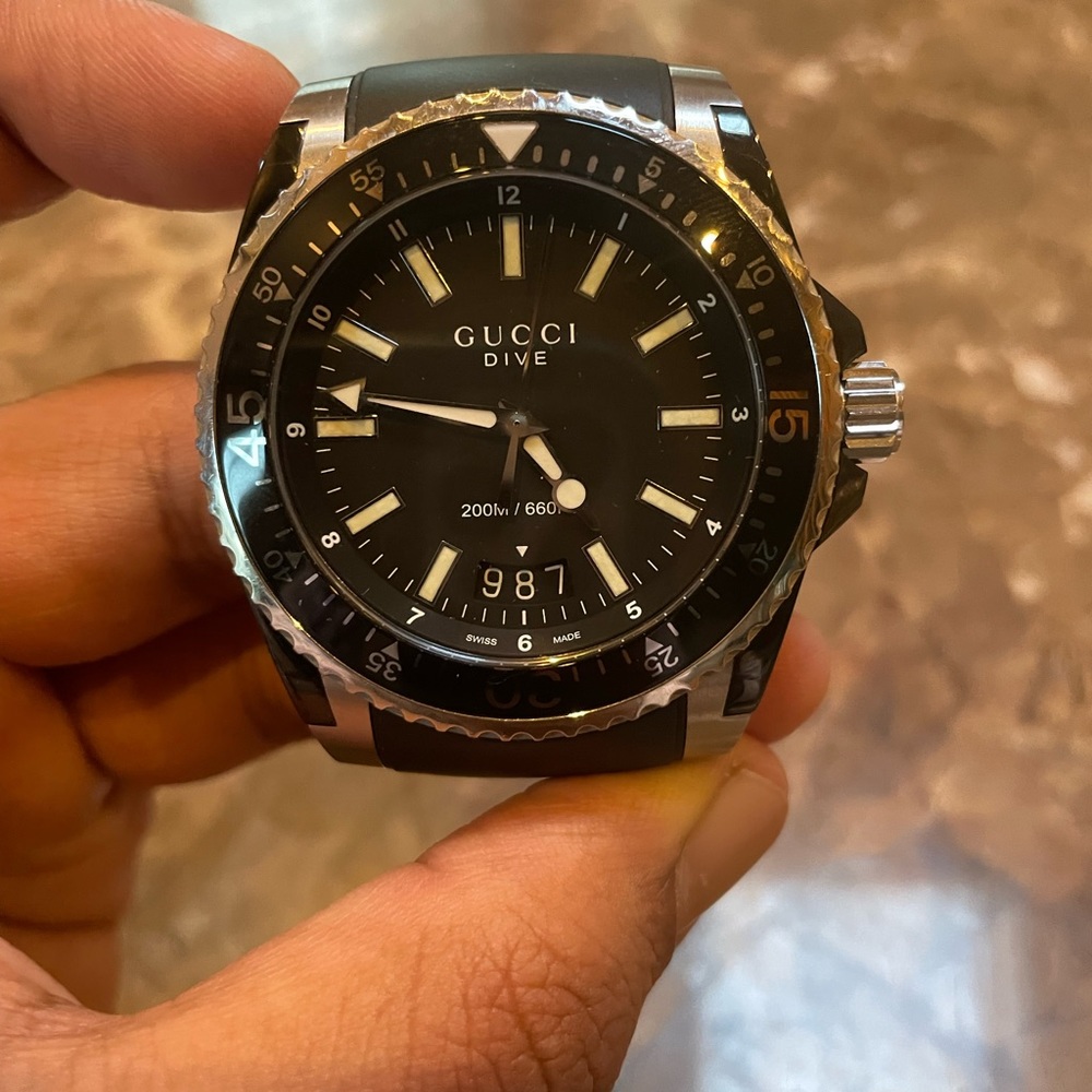 GUCCI DIVE WATCH 40 MM